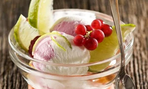 inghetata de lamaie cu coacaze rosii 580x400 jpeg