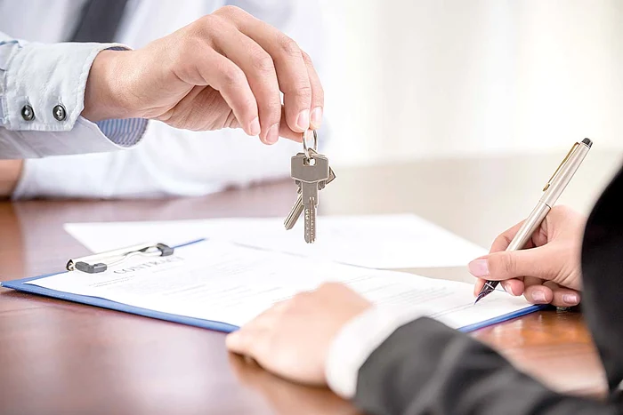 Peste 4.000 de români au apelat deja la darea în plată. Nici o tranzacţie nu a fost încă finalizată pentru că nu au trecut 30 de zile de la notificare