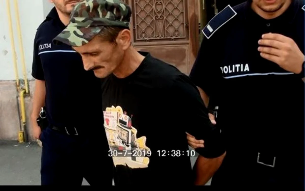 
    Bruta care și-a biciuit fiicele pentru că au vopsit câinele din curte a fost condamnatFOTO: adevarul.ro  