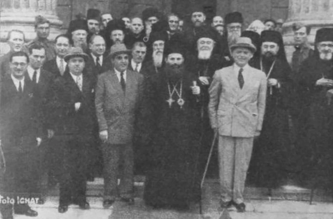 Patriarhul Justinian şi alţi clerici cu lideri comunişti din România Foto Arhivă
