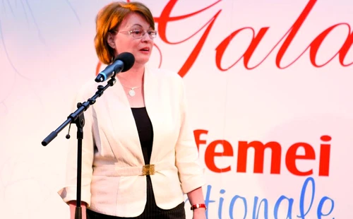 Viorica Rusu,  redactor şef adjunct „Click! pentru femei",  deschide  festivitatea jpeg