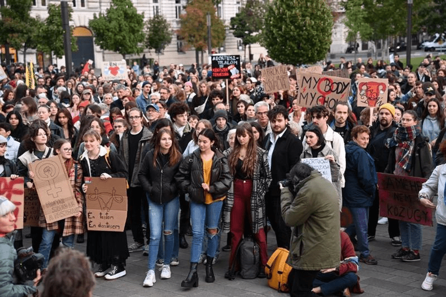 Proteste în Ungaria. Manifestanții au cerut acces liber la avort