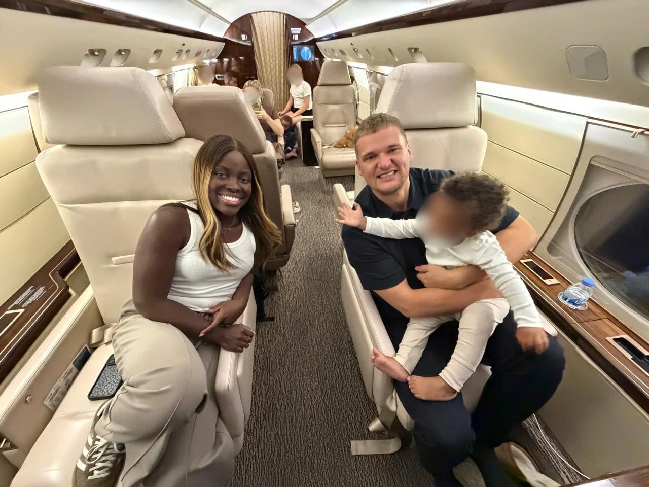 Ironii după ce un britanic a plătit 150.000 de lire pe un jet privat ca să fugă din Dubaiul despre care spune că „nu e periculos”