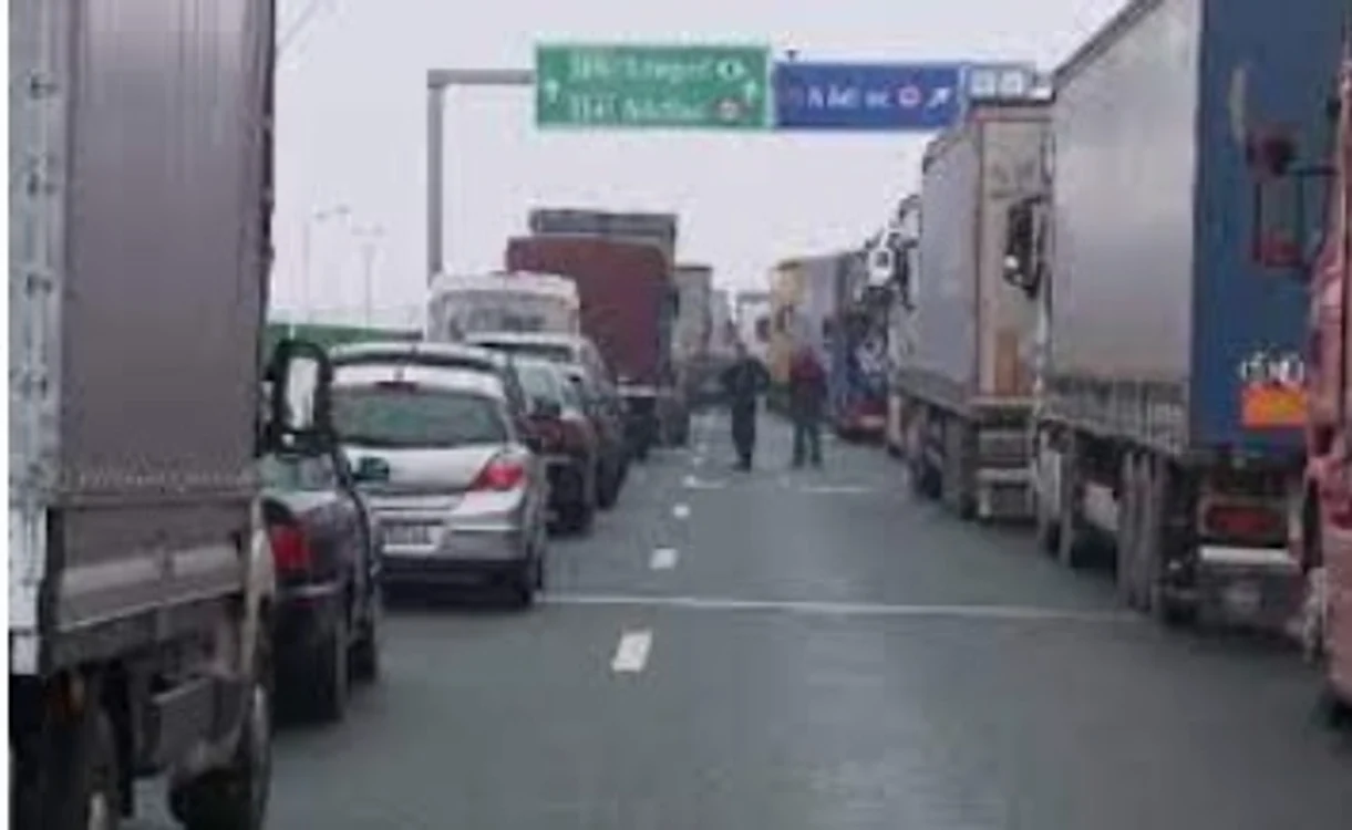 Aglomerație în Vama Nădlac FOTO: Captură Adevărul