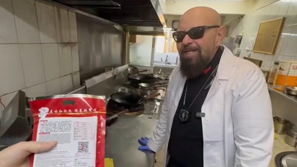Firmă de catering închisă de ANPC după ce un elev a ajuns la spital cu enterocolită. „Nu prea a trecut carnea pe aici”