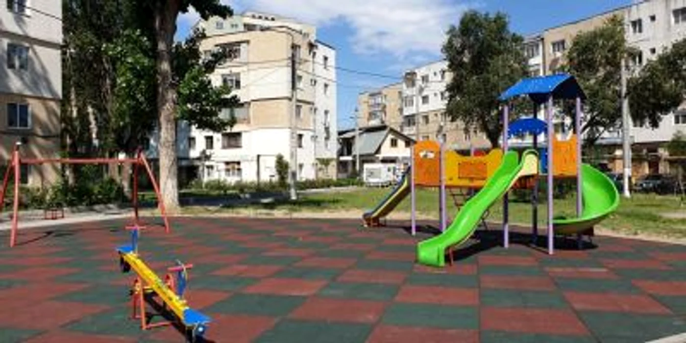 Mai multe locuri de joacă au fost refăcute de autorităţile locale FOTO Facebook/Municipiul Slobozia