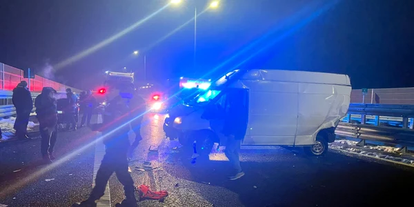 Imagini cu accidentul în lanț de pe Lotul I al Autostrăzii Sibiu Pitești din zona Tălmaciu Tălmăcel Foto ISU Sibiu jpeg