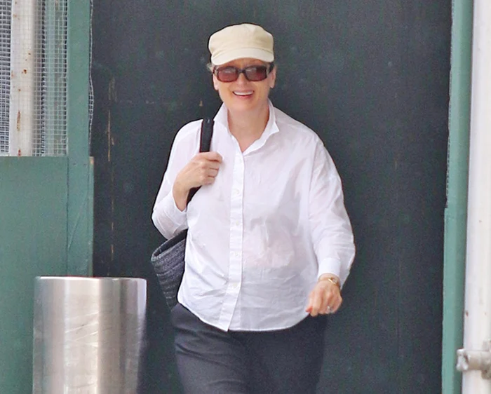 
    Așa a fost surprinsă  Meryl Streep, la plimbare, prin Manhattanfoto: Profimedia  