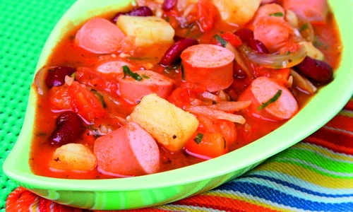 ciorba crenvursti shutterstock 22238749 jpeg
