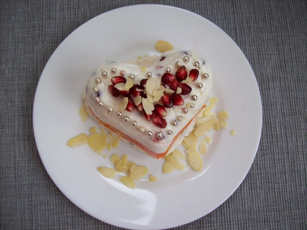 
    Inimioare cu jeleu de morcov şi ricotta  