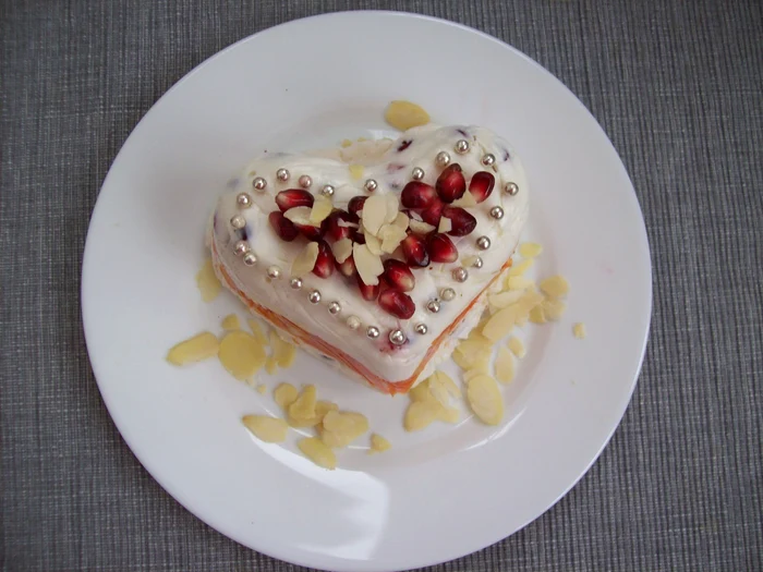 
    Inimioare cu jeleu de morcov şi ricotta  