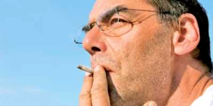 Fumatul creşte riscul de demenţă cu 75 la sută