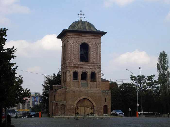 Clopotniţa bisericii patriarhale de pe Dealul Mitropoliei