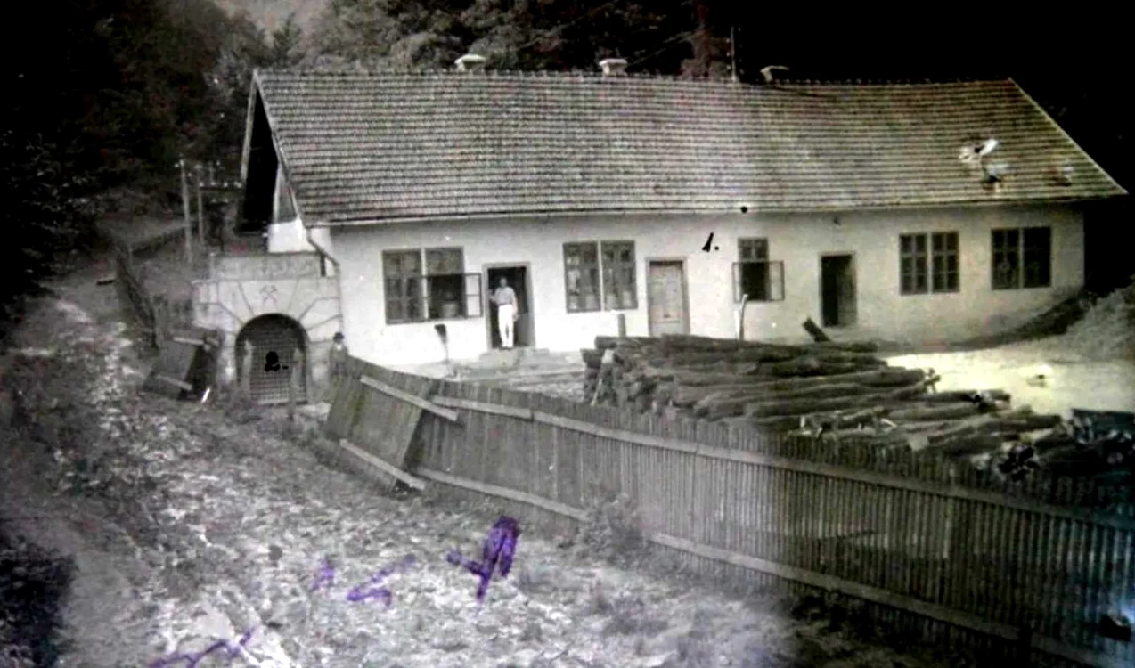 Mină de aur din zona Bradului. Foto: Arhivele Naționale - Hunedoara. 