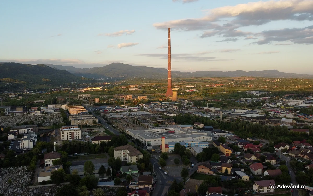 Coșul de fum din baia Mare. Foto: Daniel Guță. ADEVĂRUL