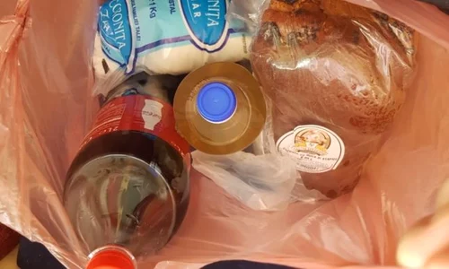 Așa arată pachetele de la care a pornit conflictul jpeg