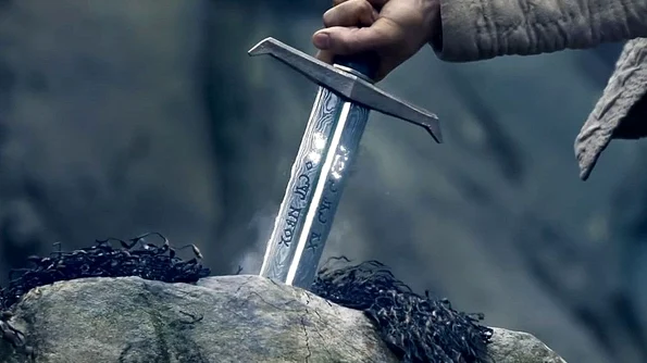 Arthur şi Excalibur, o altfel de legendă jpeg