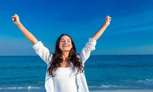 1 femeie fericita jpg jpeg