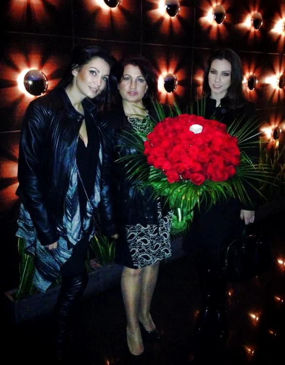 Nicoleta, Iuliana şi mama lor (Foto: Facebook)