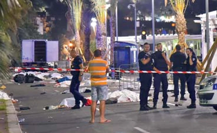 Promenada din Nisa arăta ca după război după ce şoferul a strivit 84 de oameniFoto: Hepta