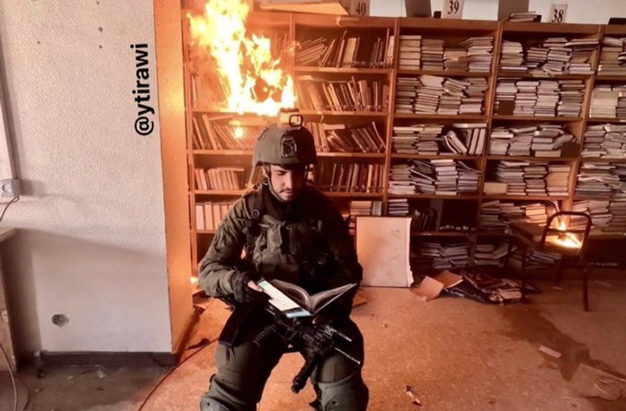 JPost: IDF inițiază o investigație privind arderea cărților la Universitatea Al-Aqsa din Gaza