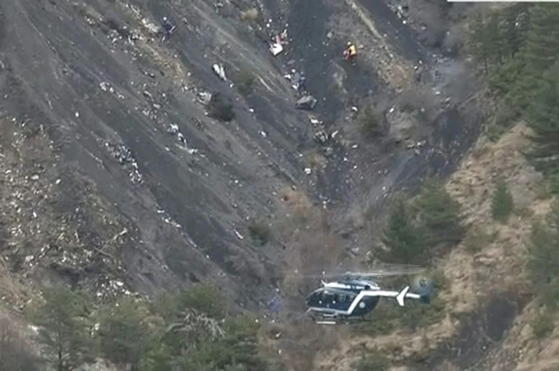 
    Avion prăbuşit în Franţa: imagini de la locul accidentuluiFoto: AP  
