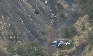 avion prabusit franta alpi jpeg