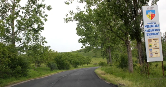 Drumul Hunedoara - Călan. FOTO: Daniel Guţă. ADEVĂRUL.