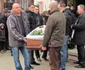 Sicriul a fost cărat de colegii de la criminalistică FOTO