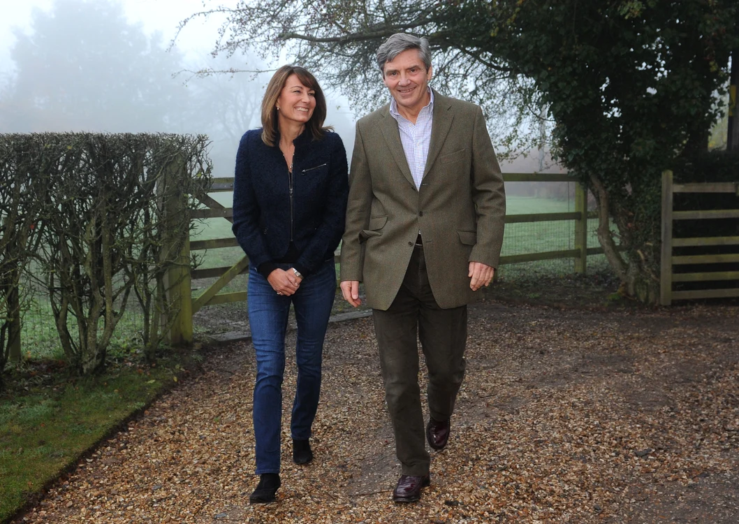 Carole și Michael Middleton la Bucklebury Manor, în Berkshire. FOTO: Getty Images