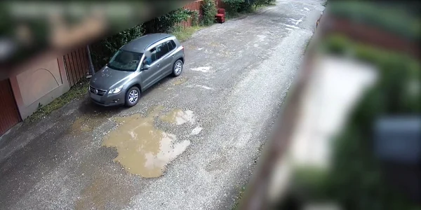 Bucureştean amendat cu 10.000 de lei după ce a fost filmat în repetate rânduri depozitând gunoi pe o stradă din sectorul 6