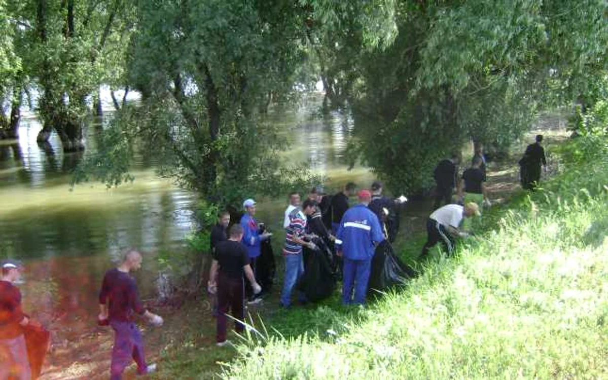 Peste 170 de kg de peşte şi trei ambarcaţiuni au fost confiscate de poliţişti în zona Deltei Dunării  FOTO Adevărul