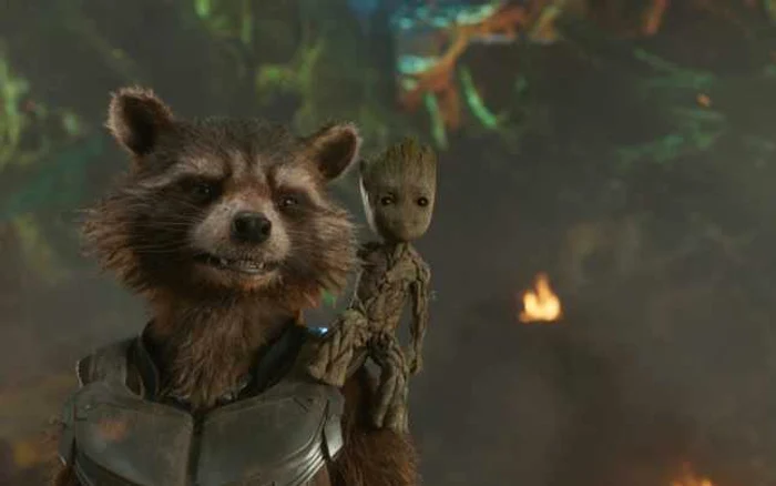 Ratonul Rocket (Bradley Cooper) şi Baby Groot (Vin Diesel) fac echipă în „Gardienii Galaxiei Vol. 2“ FOTO cinemagia.ro