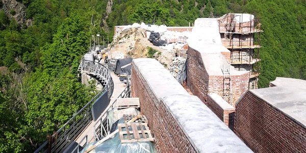 lucrari cetatea poenari foto cj arges jpeg