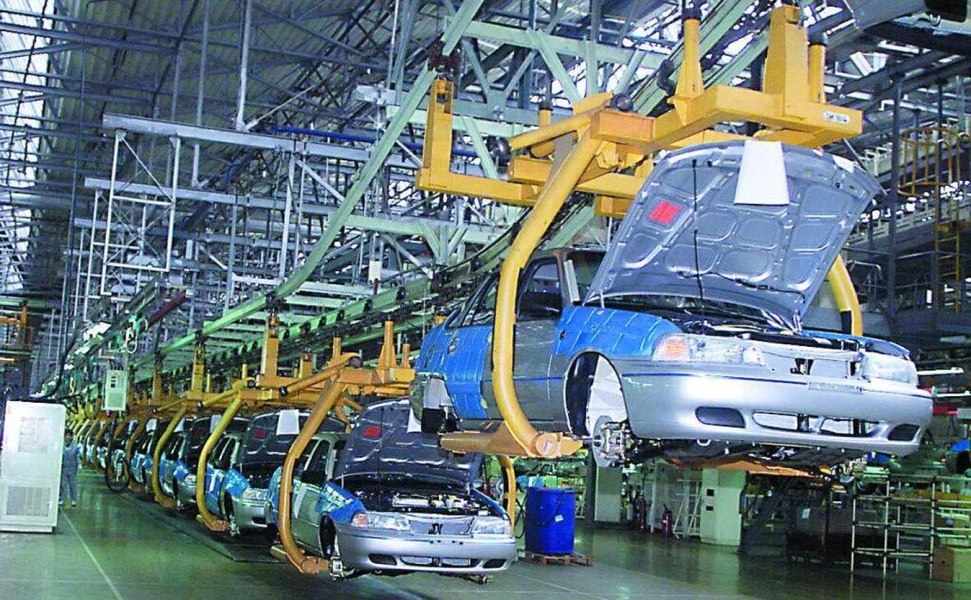 Piața auto sub presiune: tarife vamale, ofensiva producătorilor chinezi și scăderea vânzărilor de vehicule electrice. Ce se întâmplă în România