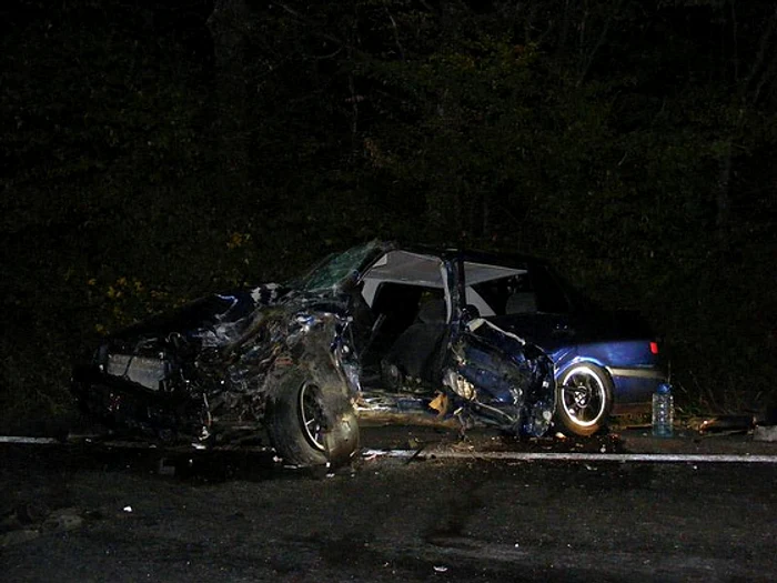 Arad: UPDATE/ Două persoane au ajuns în stare gravă la spital în urma accidentului de azi noapte de pe DN 7