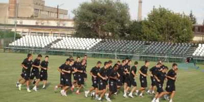 Fotbaliştii Universităţii se antrenează în Parcul Iuliu Haţieganu