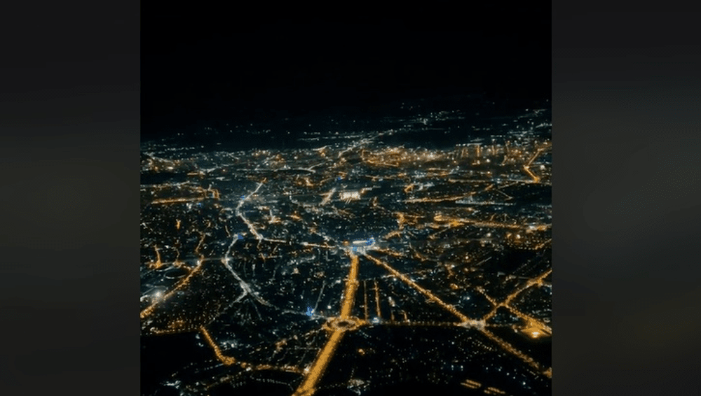Cum a arătat cerul Bucureștiului în noaptea de Revelion. Focurile de artificii, filmate din avion