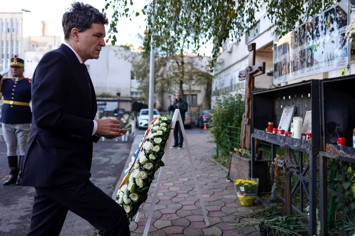 Nicuşor Dan a depus o coroană de flori în memoria victimelor din Clubul Colectiv / foto: INQUAM