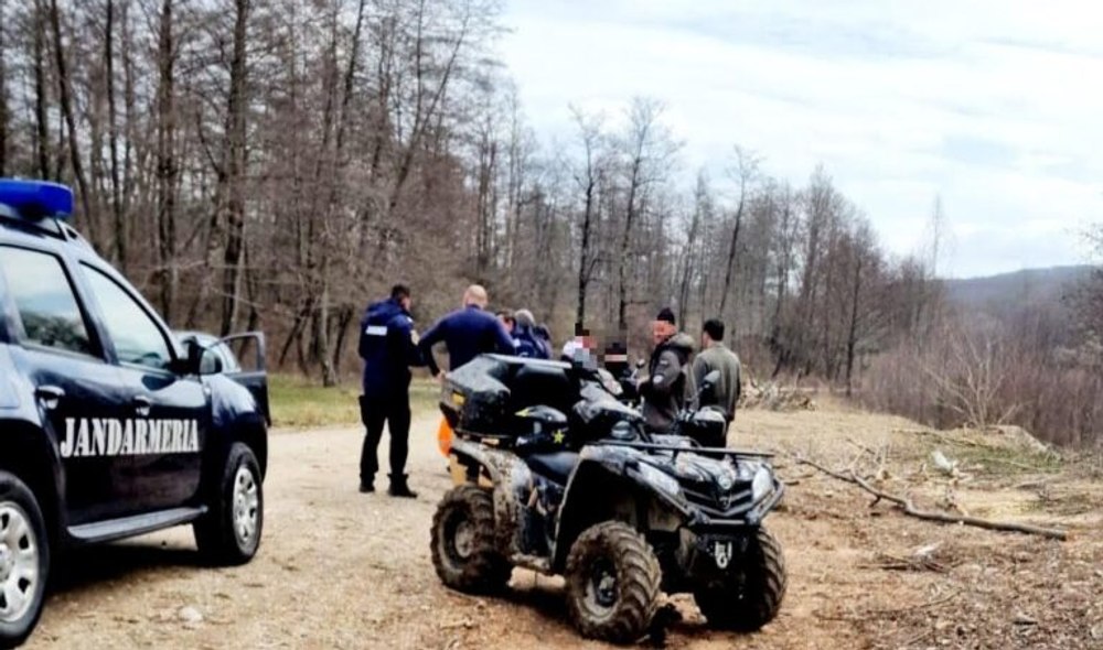 Cu ATV-urile în pădure. Indivizi prinși pe Valea Dâmboviței. Care este amenda