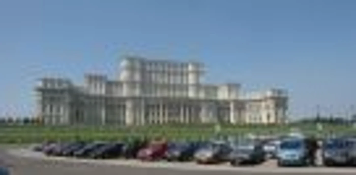 Casa Poporului, clădirea-mamut din centrul Bucurestiului