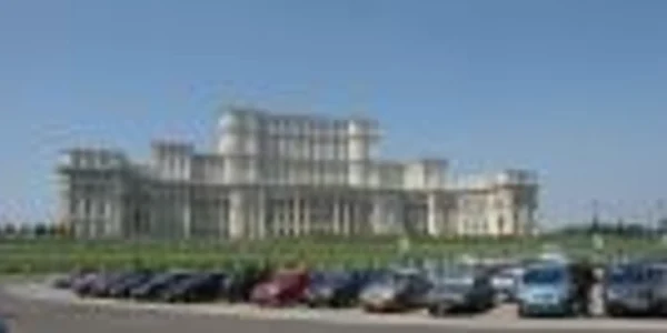 Casa Poporului, clădirea-mamut din centrul Bucurestiului