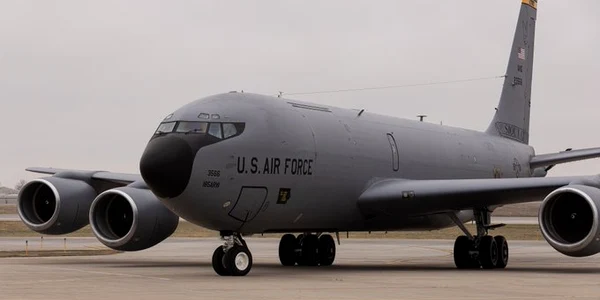 avion realimentare Boeing KC 135 Stratotanker png