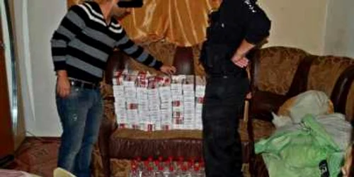 Au fost făcute trei percheziţii. Foto: IJPF Mh