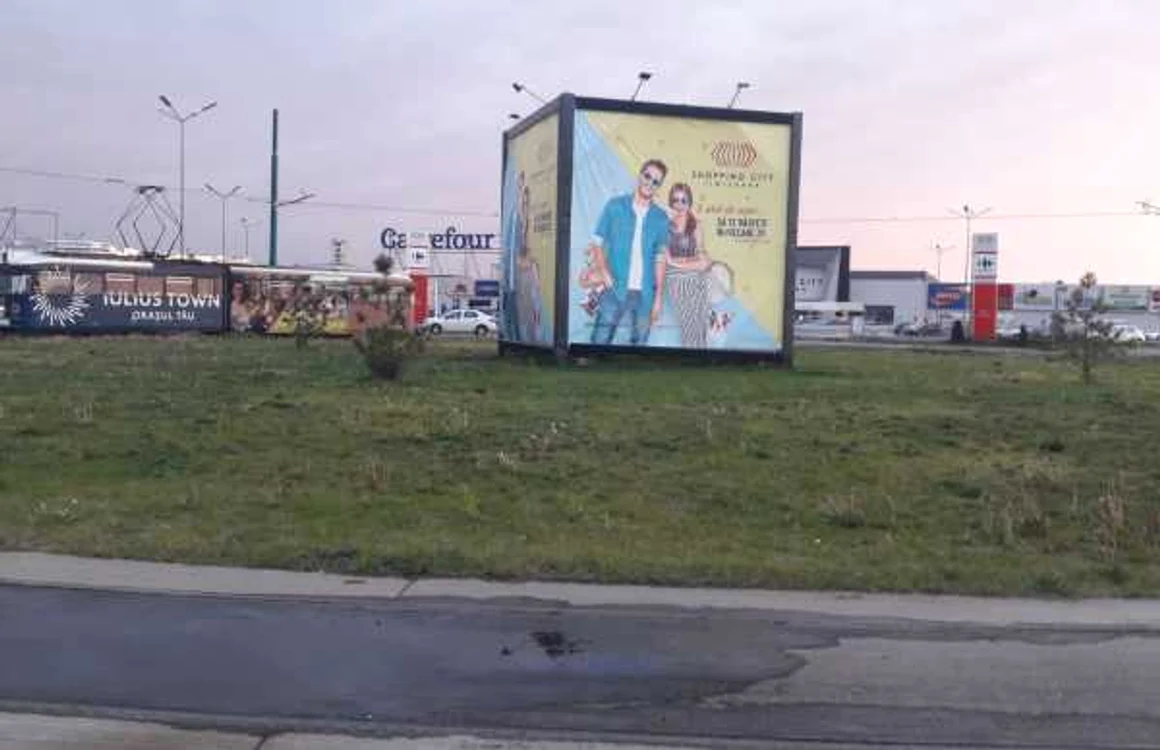 Tramvai la Shopping City Timişoara
