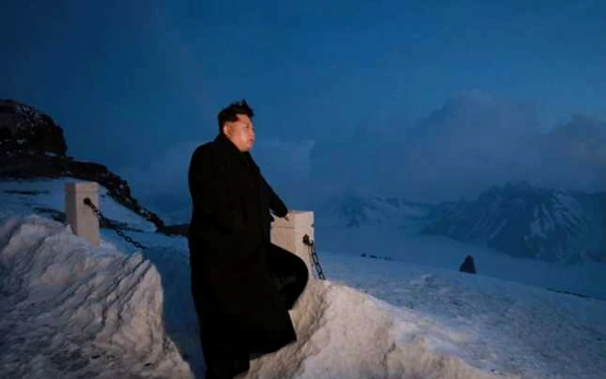Dictatorul nord-coreean Kim Jong-un pe Muntele Paektu FOTO KCNA