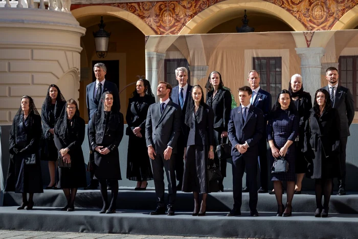 Familia Princiară la vizita Papei Leon în Monaco   Palatul princiar jpg