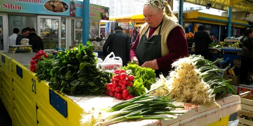 Marfă străină pe tarabe