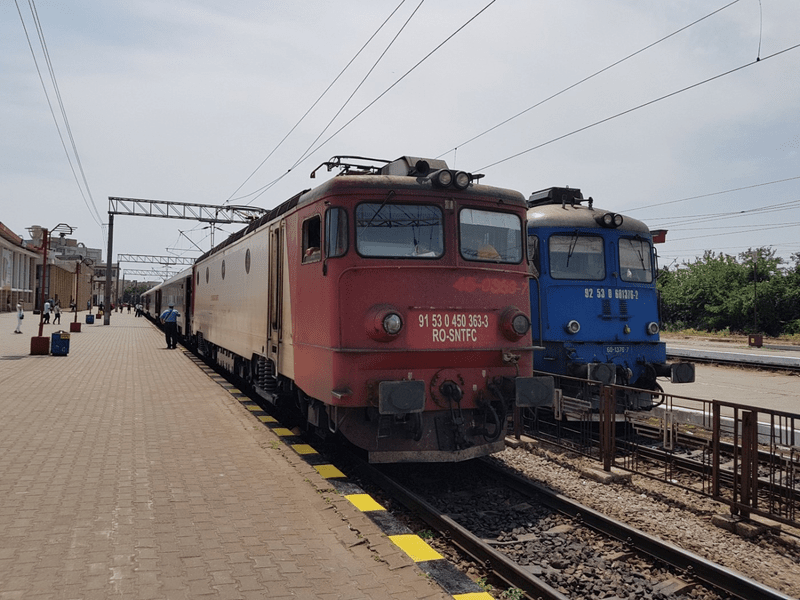 CFR Călători va suplimenta, de Paşte, trenurile pe rutele cele mai aglomerate