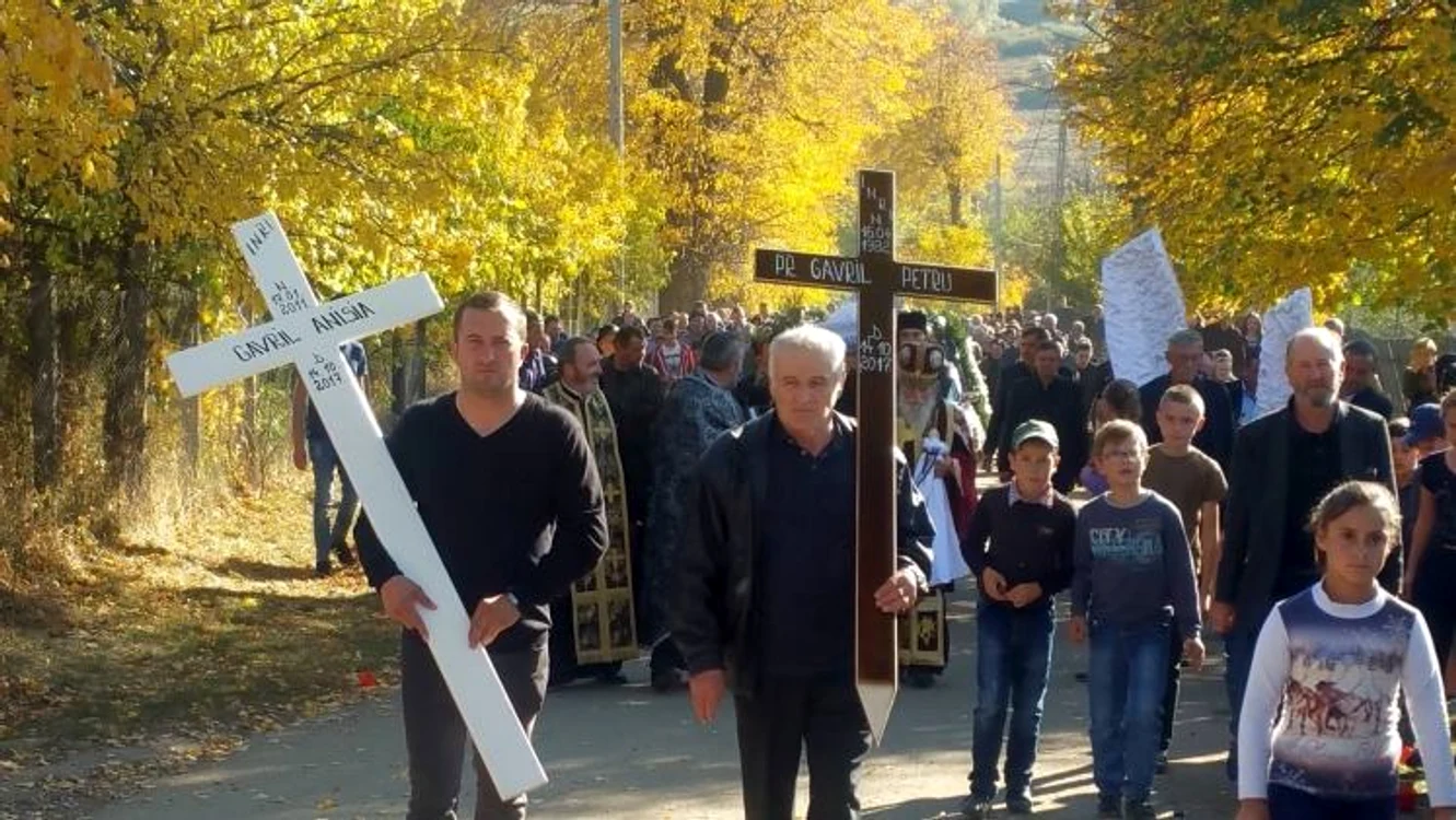 Elena, soţia lui Nelu Ploieşteanu, a încercat în zadar să-l convingă pe solist să renunţe la jocurile de noroc